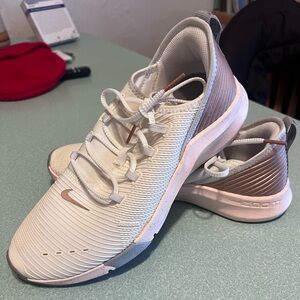 Women’s Nike Air Zoom Elevate MTLC Training Shoes